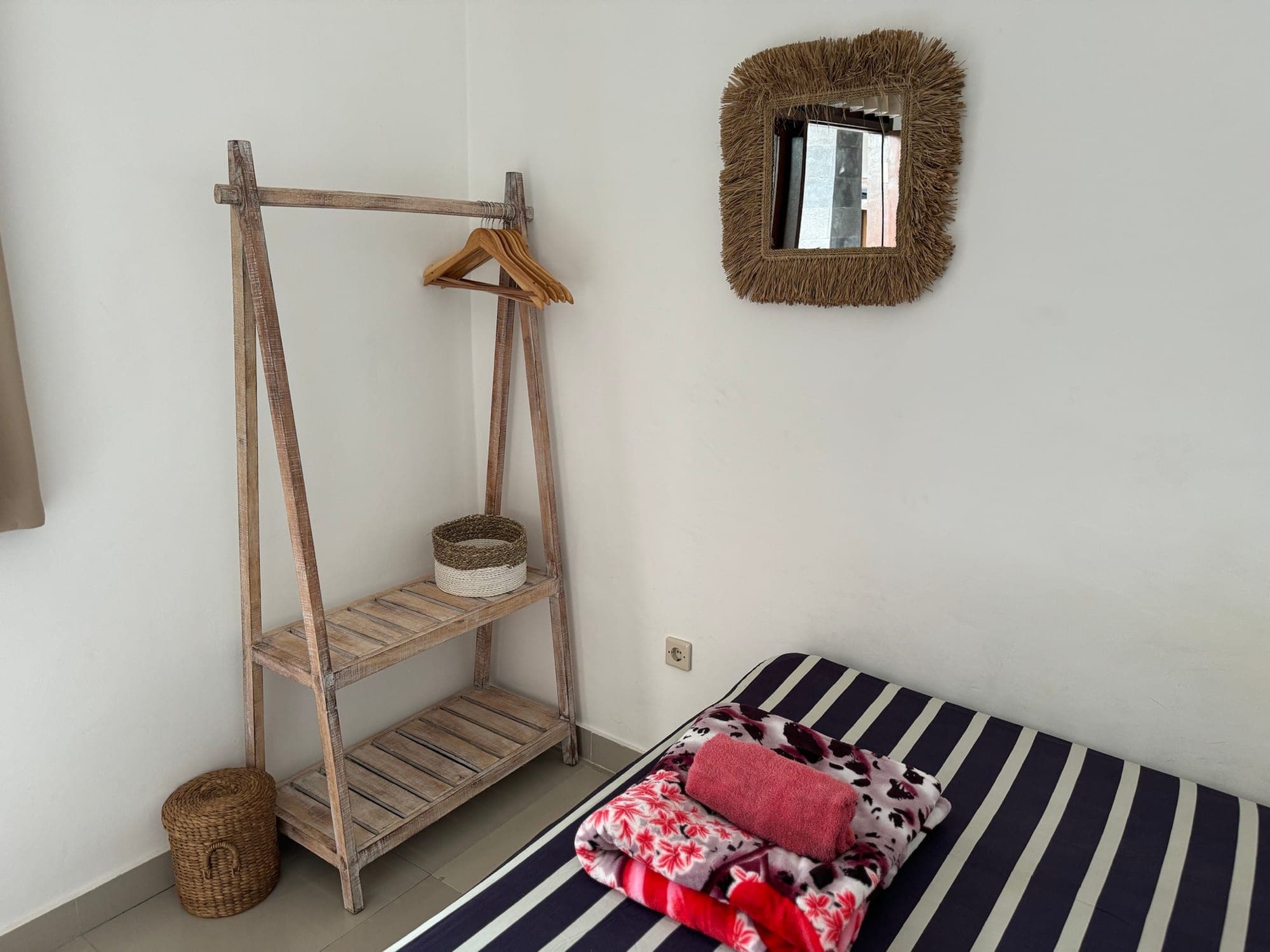 Surf Bali Villa — Room with shared bathroom 1