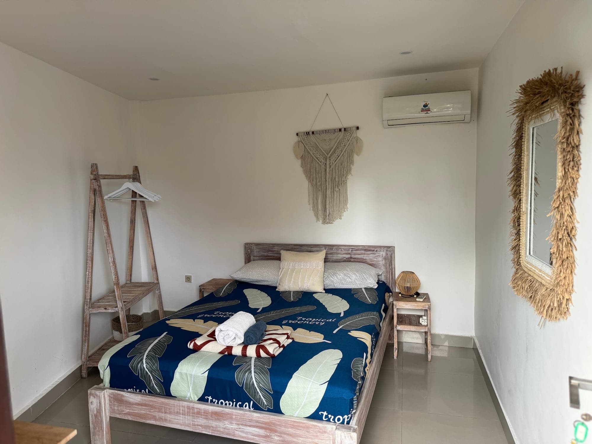 Surf Bali Villa — Room with shared bathroom 2