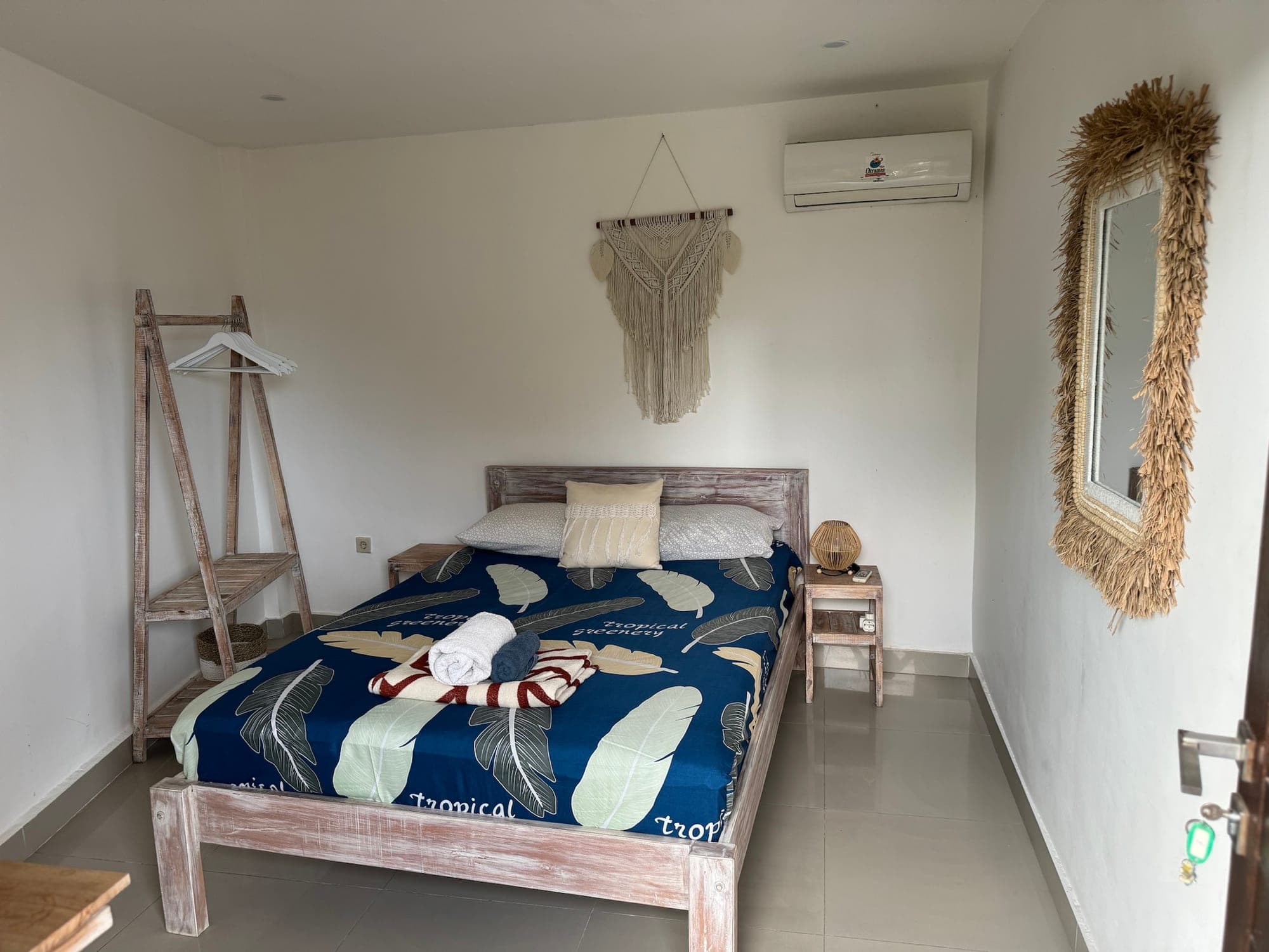 Surf Bali Villa — Room with shared bathroom 2