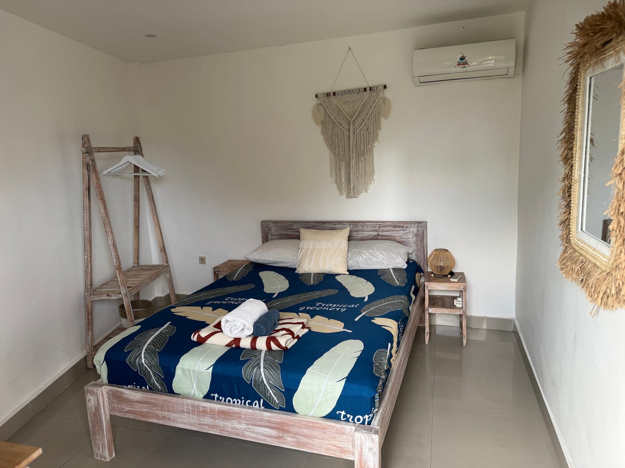 Surf Bali Villa — Room with shared bathroom 2